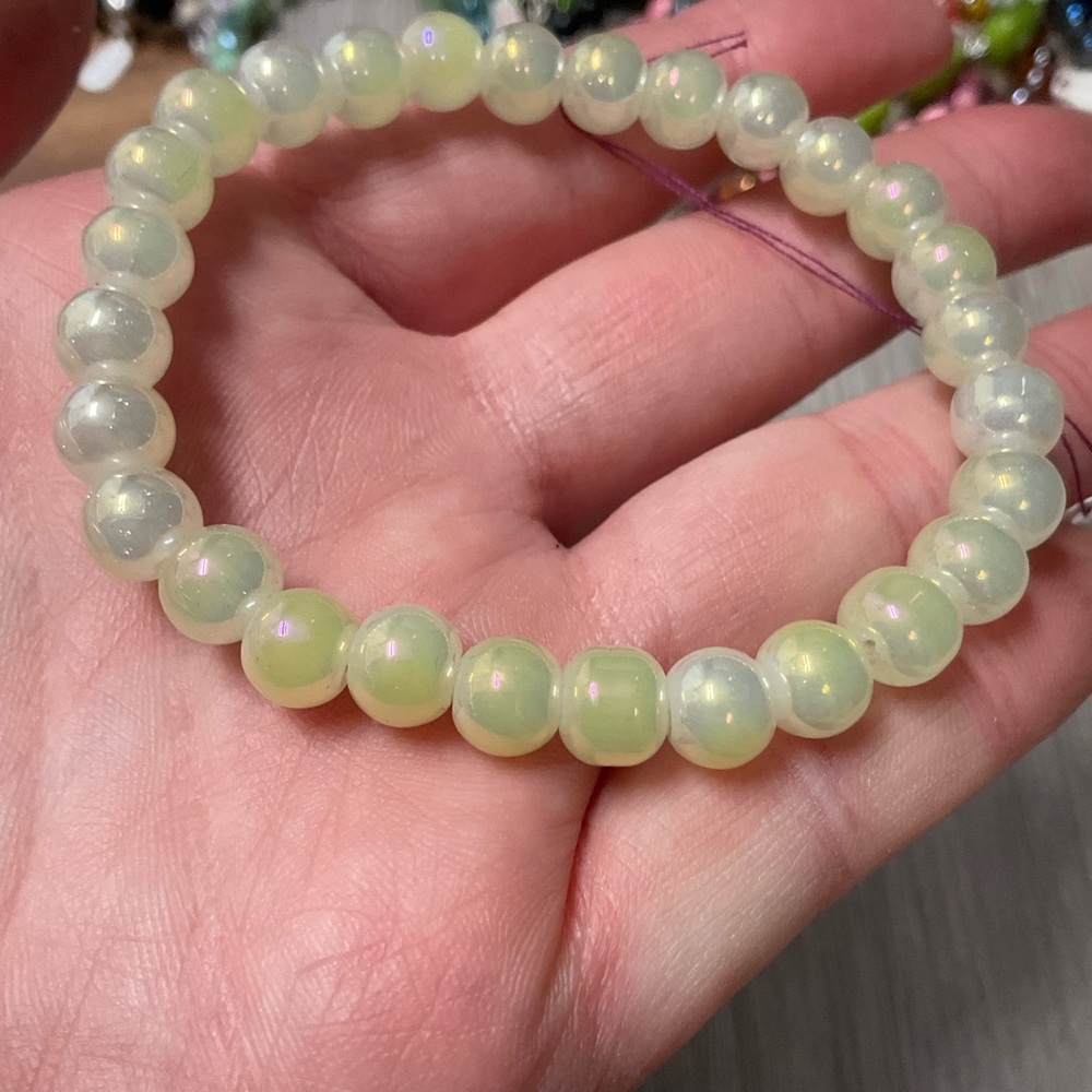 Elegant Cream Beaded Bracelet